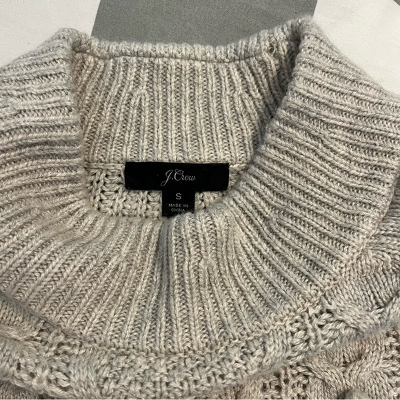 J. Crew Azra Lambswool Blend Light Grey Cable Knit Popcorn Sweater sz Small - Picture 4 of 12